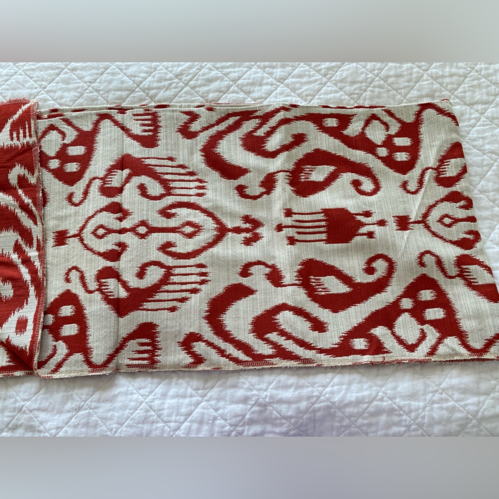 Damask Table Runner - Picture 3 of 10